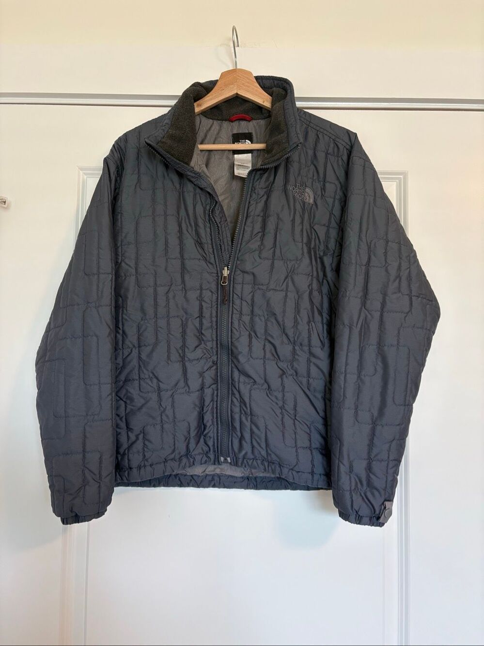 The North Face Men’s Steele Grey Quilted Lightweight Puffer Jacket Small